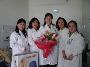 1581644755167.jpg 工会代表全院慰问医疗队成员家属 (1).jpg