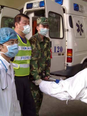 1581649376276.jpg 搬运伤员.jpg