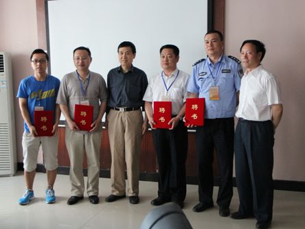 1581737104214.jpg 整形外科医院院所报2012年第三期第一版2.jpg