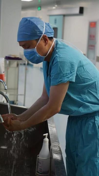 1584946789100.jpg 健康报 男性无法站着排尿?4.jpg